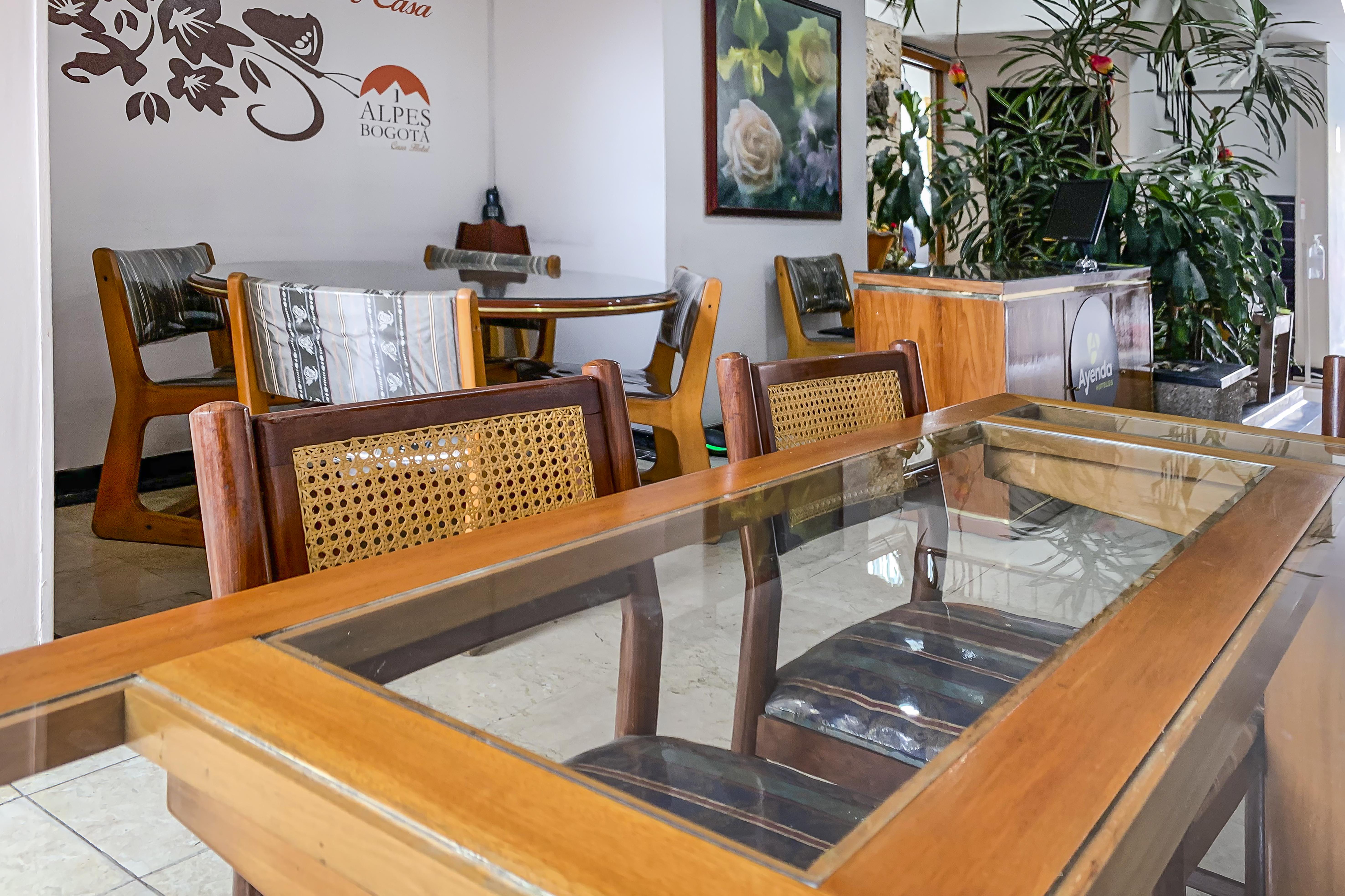 Ayenda 1080 Bogota Alpes Castellana Bed & Breakfast Exterior foto